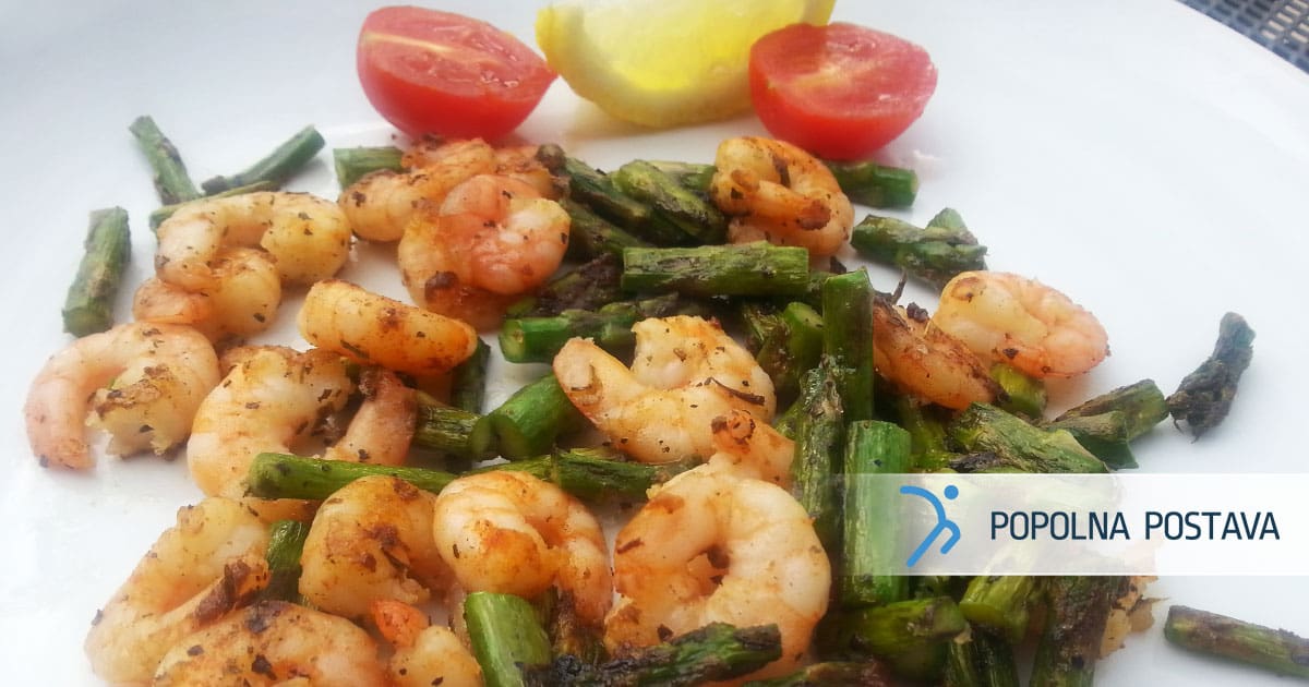 Kozice s šparglji in mediteranskimi začimbami