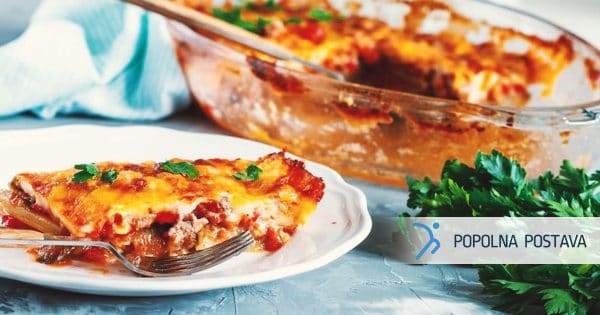 Musaka iz sladkega krompirja z mleto govedino