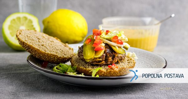 Popolni goveji burger